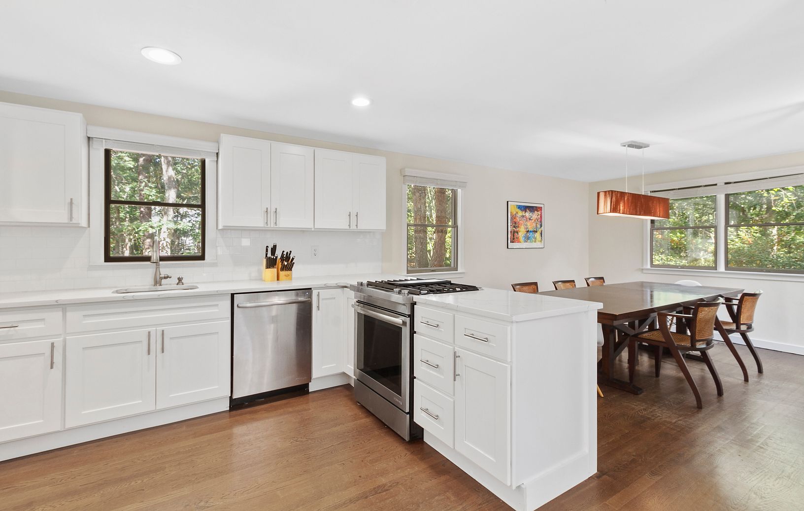  Updated Kitchen with Jennaire Appliances
