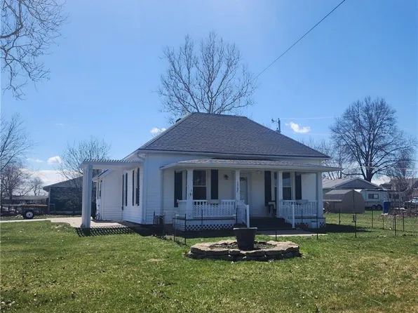 1302 Green Dr, Gallatin, MO 64640