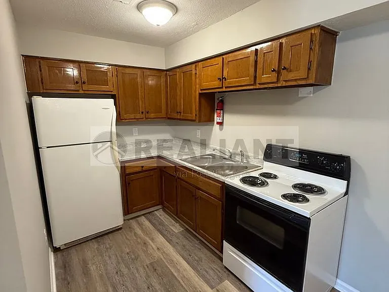 31 Hurley St #15 — Photo 7