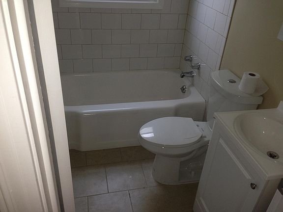 4th image of 308 Marshall St