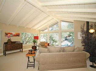 261 Courtney Ln, Orinda, CA 94563