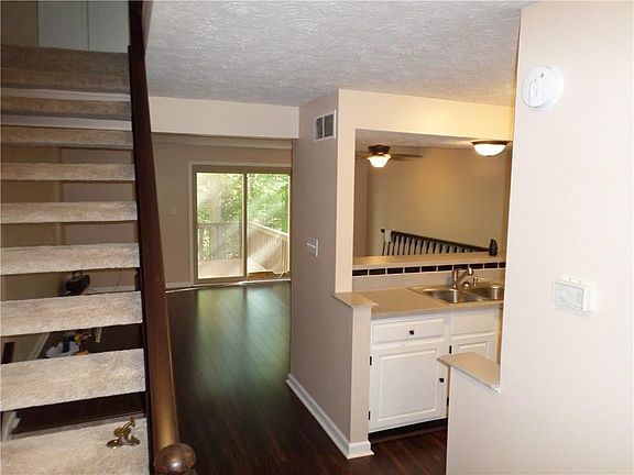 2nd image of 7961 Glen View Dr