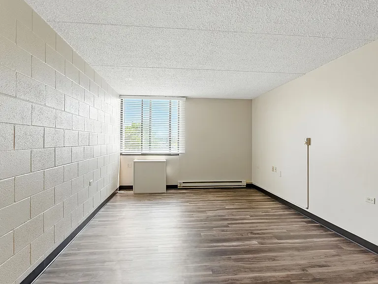 Colona House Senior Apartments - 62+ — Photo 13