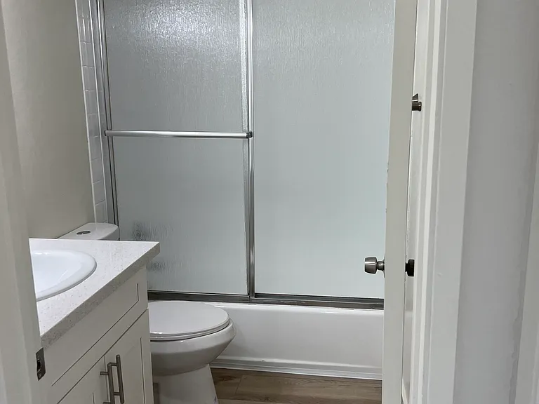 1021 E Cypress Ave — Photo 17