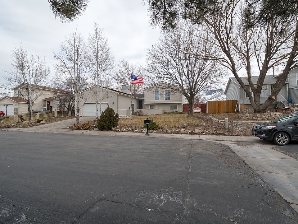 1st image of 278 Country Club Dr