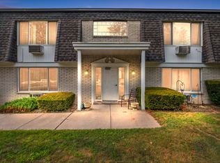 384 W Drahner Rd #B8, Oxford, MI 48371