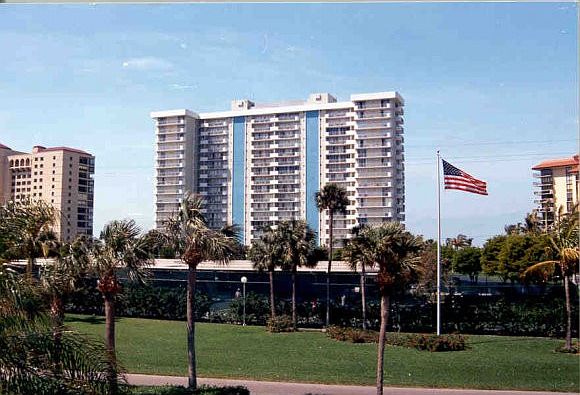 1st image of 140 Seaview Ct APT 1806