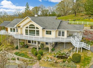 183 Azalea Dr, Grants Pass, OR 97526