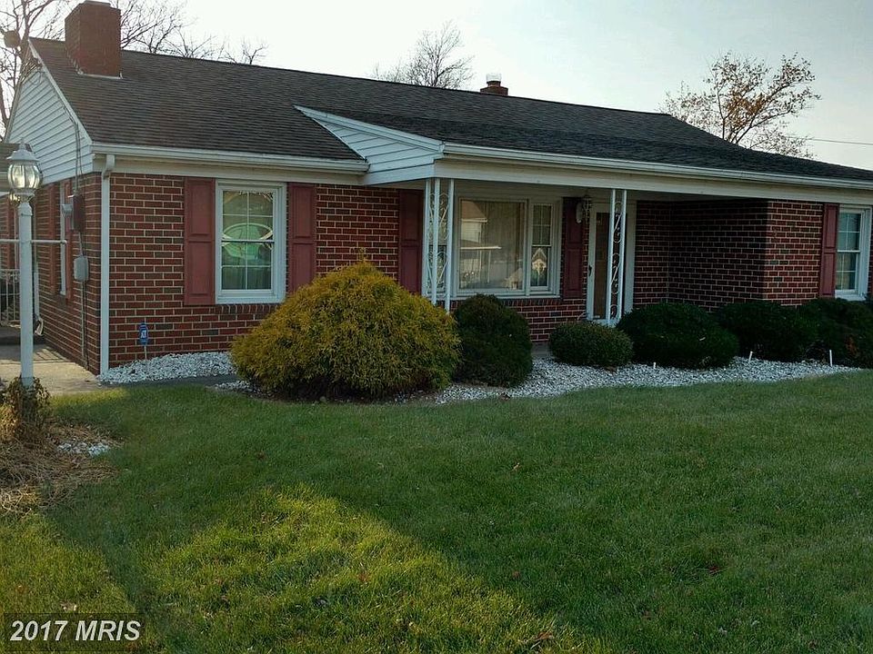 1st image of 700 Buchanan Trl