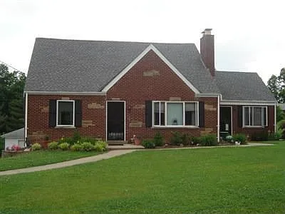 745 Beech Dr photo 1