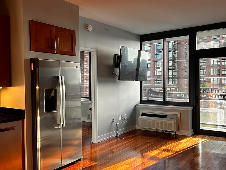389 Washington St #11D — Photo 5