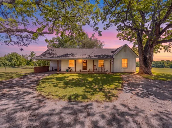 1100 Rs County Rd #3150, Emory, TX 75440