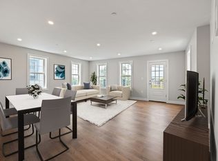 18 Crestway Rd UNIT 5, Boston, MA 02128