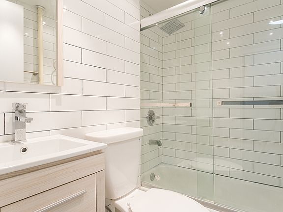 5th image of 456 W 22nd St APT 2C