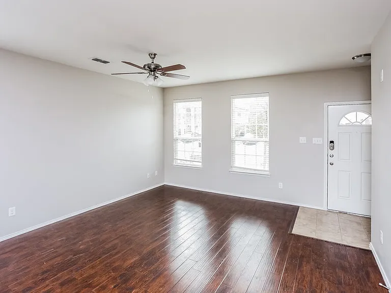 5000 Caraway Dr — Photo 4