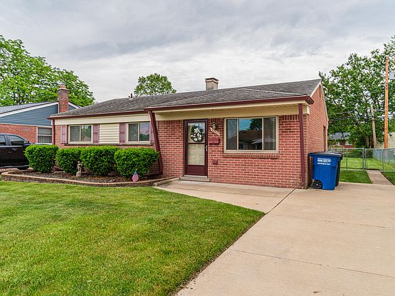 2nd image of 30925 Steinhauer Ave
