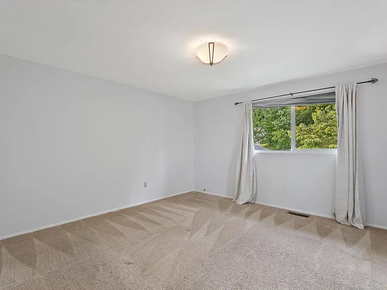 9426 NE 137th St — Photo 20