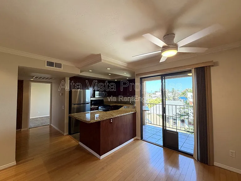 2849 E St #17 — Photo 7