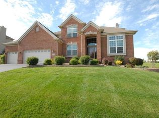 422 Maple Leaf Ln, Poplar Grove, IL 61065