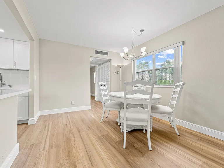 723 Flanders Dr #P — Photo 12