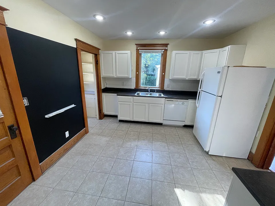 Sunny kitchen with lots of room