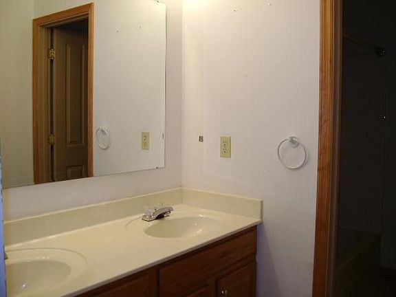 5th image of 836 N Jackson St