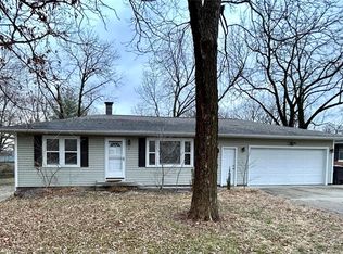 2 Pasadena Dr, Fairview Heights, IL 62208