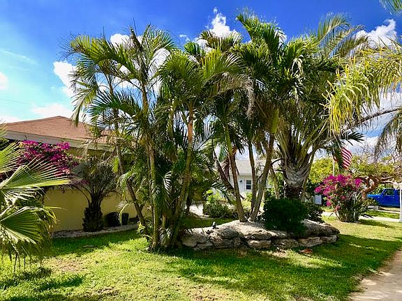 4th image of 614 Verbenia Dr