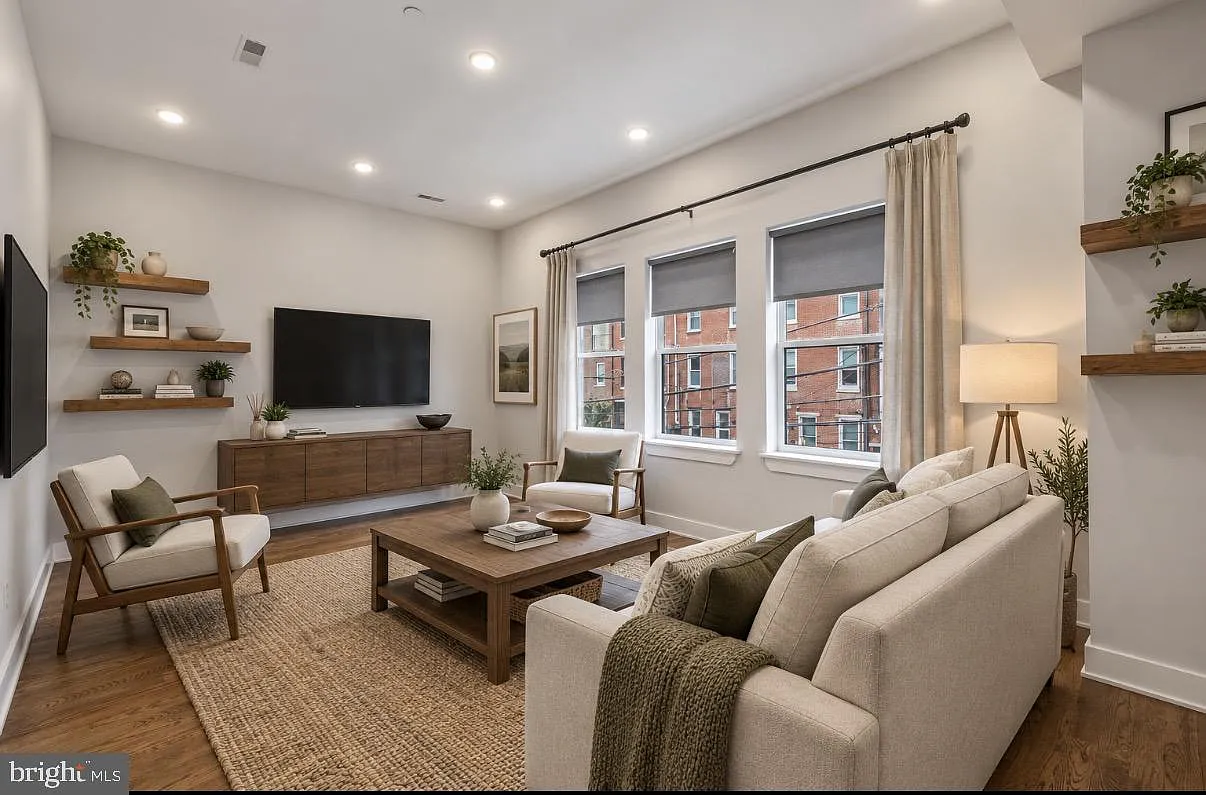 2 bed, 2.0 bath, 1246 sqft, $2,545 — Photo 2