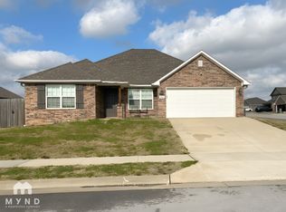 2116 Misti Woods St, Gentry, AR 72734