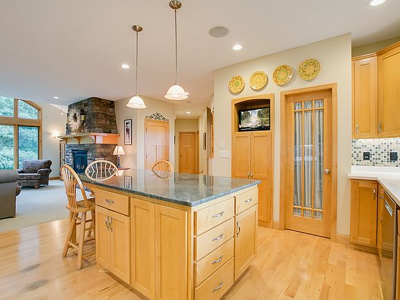 5th image of 6790 Omar Ave S