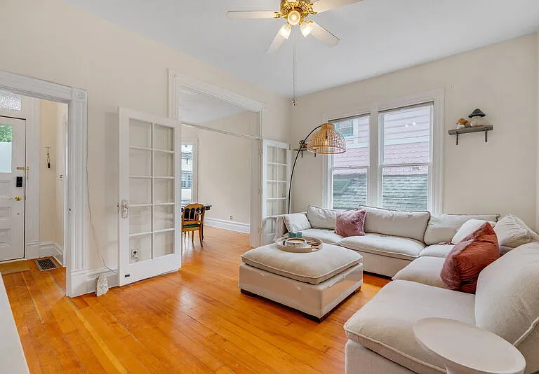 14 SW Whitaker St — Photo 6