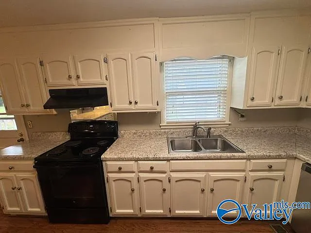 7403 Wall Triana Hwy — Photo 11