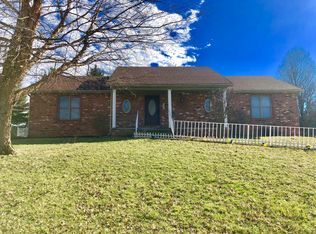 405 Honeysuckle Ln, Monett, MO 65708