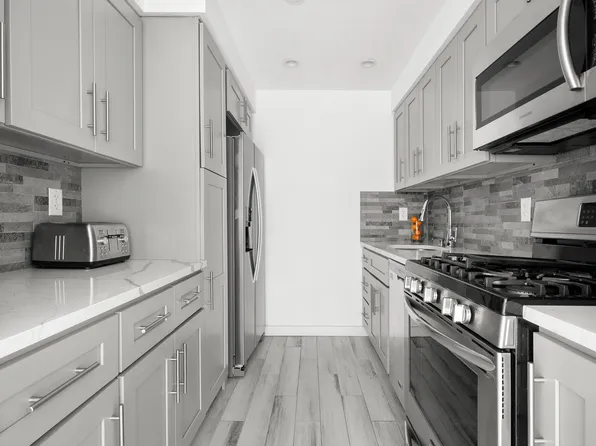 130 Bradhurst Avenue 213 image 1 of 7