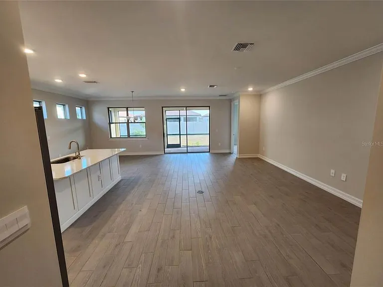 333 Villoresi Blvd — Photo 10
