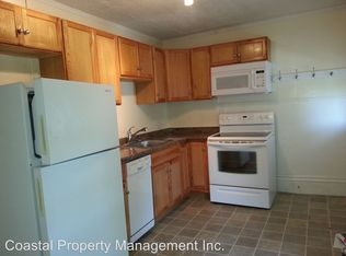 11 Gilchrest St APT 3, Thomaston, ME 04861