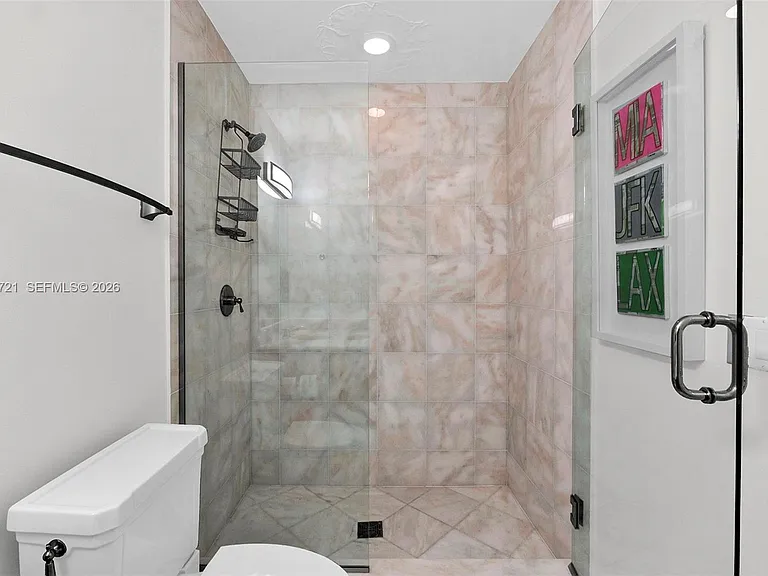 50 S Pointe Dr #2702 — Photo 23
