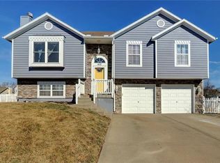 402 Blue Grass Dr, Raymore, MO 64083