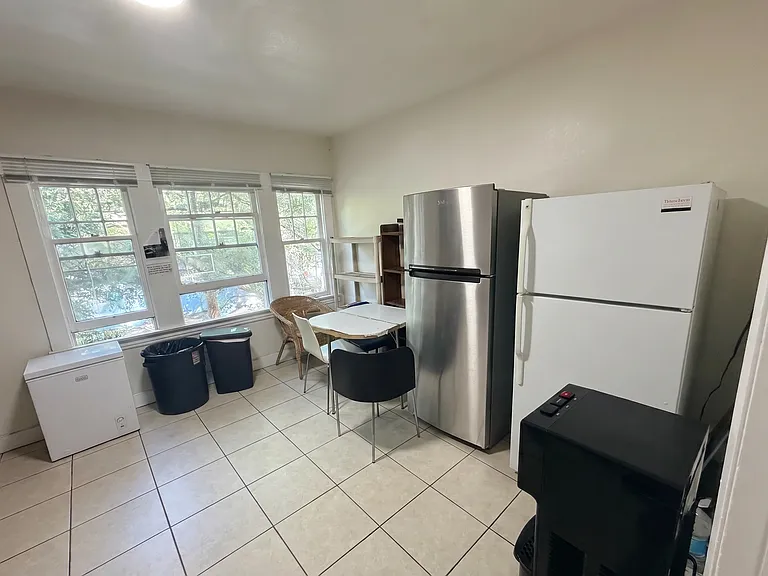 1780 Leroy Ave #21 — Photo 4