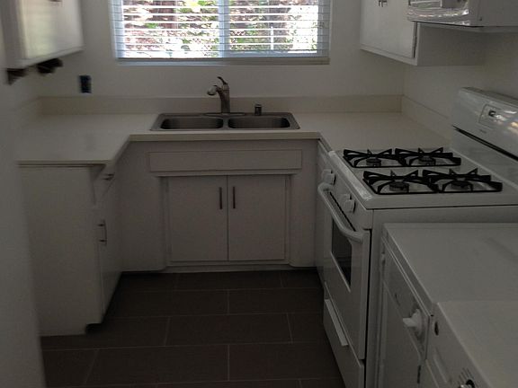 4th image of 4506 Auckland Ave #1
