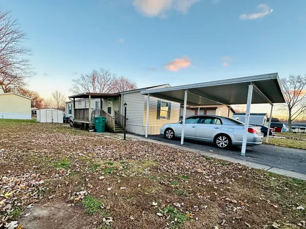 418 Carriage Lane Est #418, Streator, IL 61364