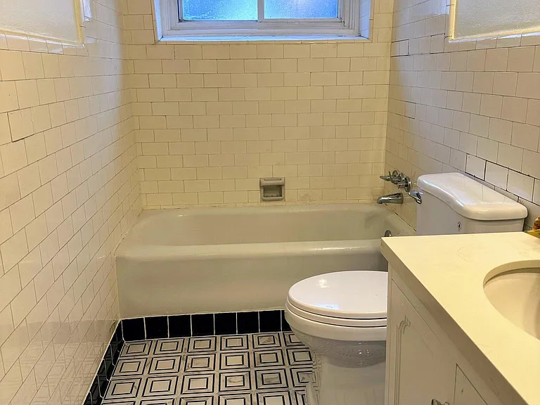 905 S 49th St #3 — Photo 7