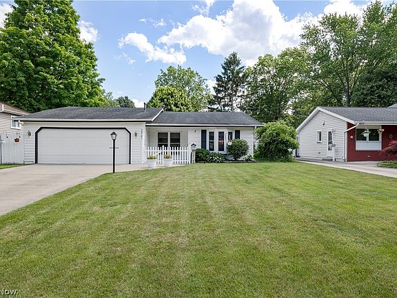 2nd image of 26701 Redwood Dr