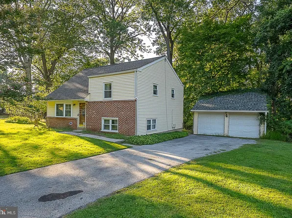 1 Sunset Dr, Paoli, PA 19301
