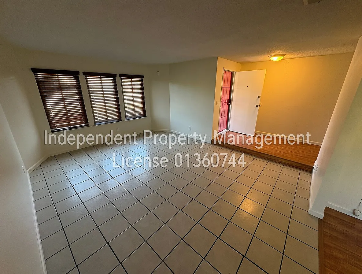 4 bed, 1878 sqft, $2,200 — Photo 2