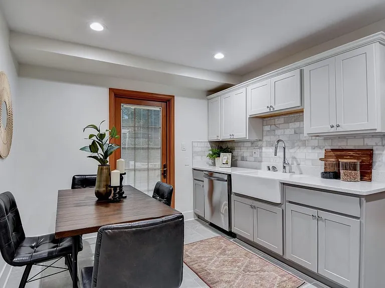 115 E Henry Clay St — Photo 6