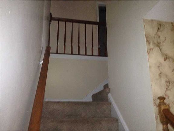 2nd image of 7734 Hollybrook Ln