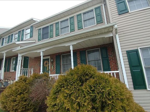 2nd image of 2405 Woodmont Dr