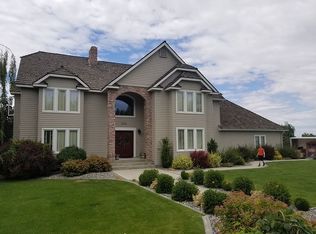 1111 Country Ridge Dr, Richland, WA 99352